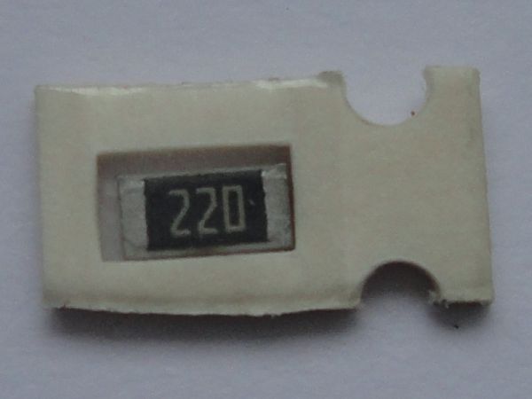 RESISTOR SMD - 220 = 22R = 22 OHM [1206]