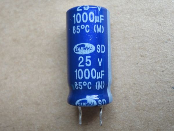 CAPACITOR ELETROLÍTICO - 1000 µF - 25 V - 85° C