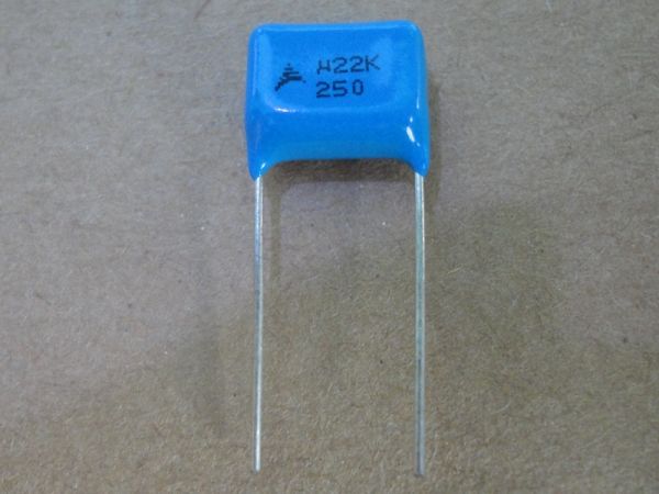 CAPACITOR POLIÉSTER - µ22K 250