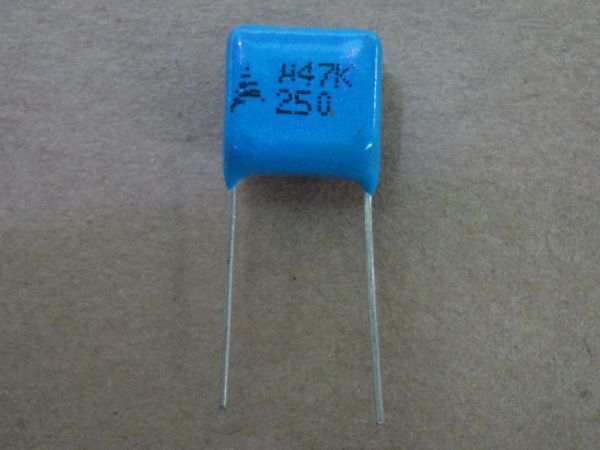 CAPACITOR POLIÉSTER - µ47K 250